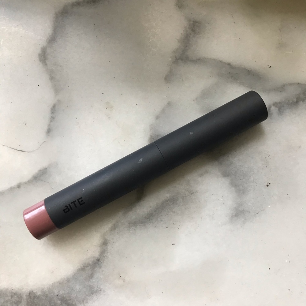 Bite beauty creamy matte lip pencil in glacé.